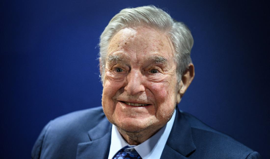 Mångmiljardären George Soros efter sitt tal vid sidan av Världsekonomiskt forums möte den 24 maj i Davos. Foto: Fabrice Doffrivi/AFP via Getty Images