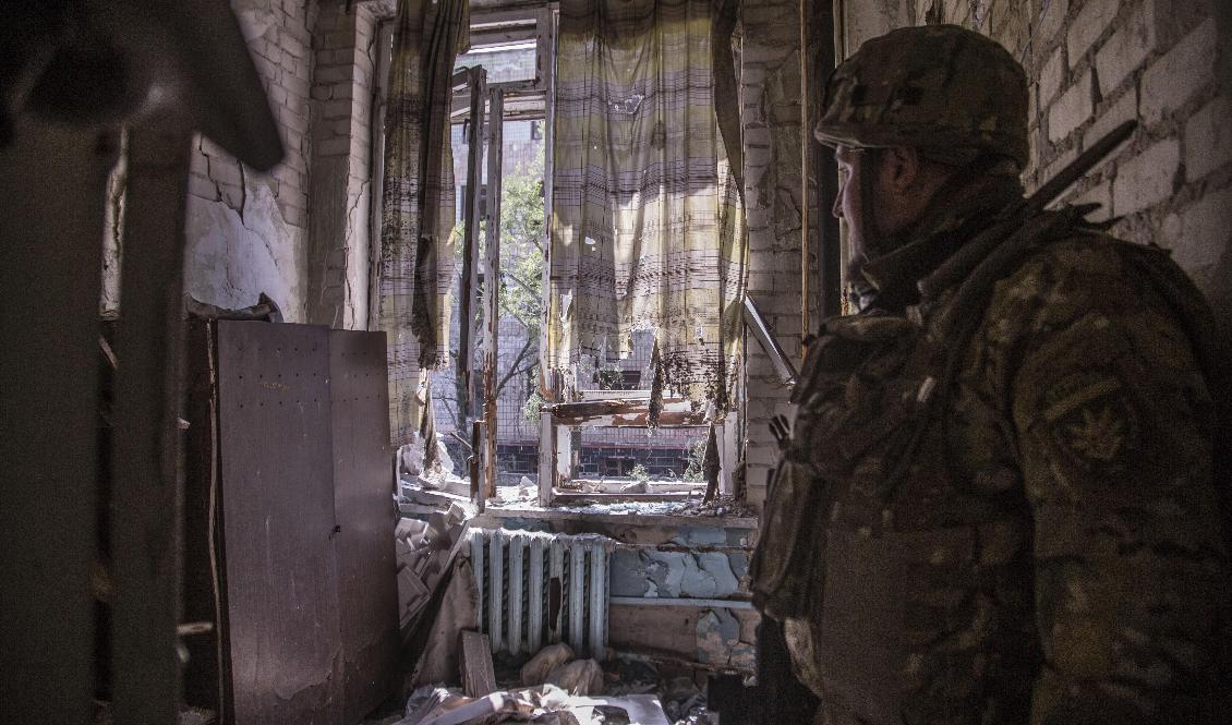 En ukrainsk soldat i staden Sievjerodonetsk förra veckan. Arkivbild. Foto: Oleksandr Ratushniak/AP/TT