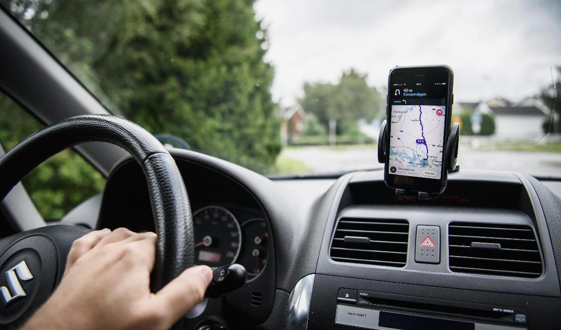 GPS är bara en av många spårbara digitala tjänster vi använder på sommaren. Arkivbild. Foto: Erik Simander/TT