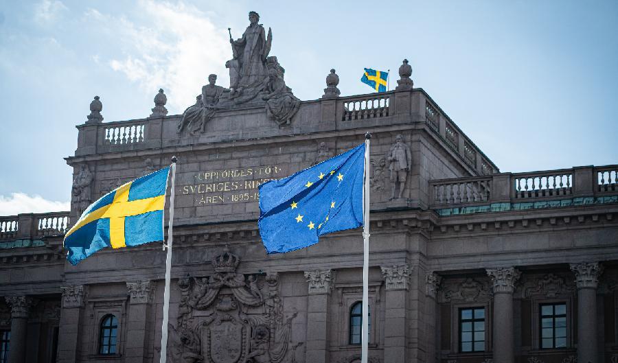 


Det allmänna motståndet mot nationalstatens eliminering drivs idag i Sverige främst av äldre människor och ofta pensionärer. Skälet är inte att detta är en generationsfråga. Foto: Sofia Drevemo                                                                                                                                    