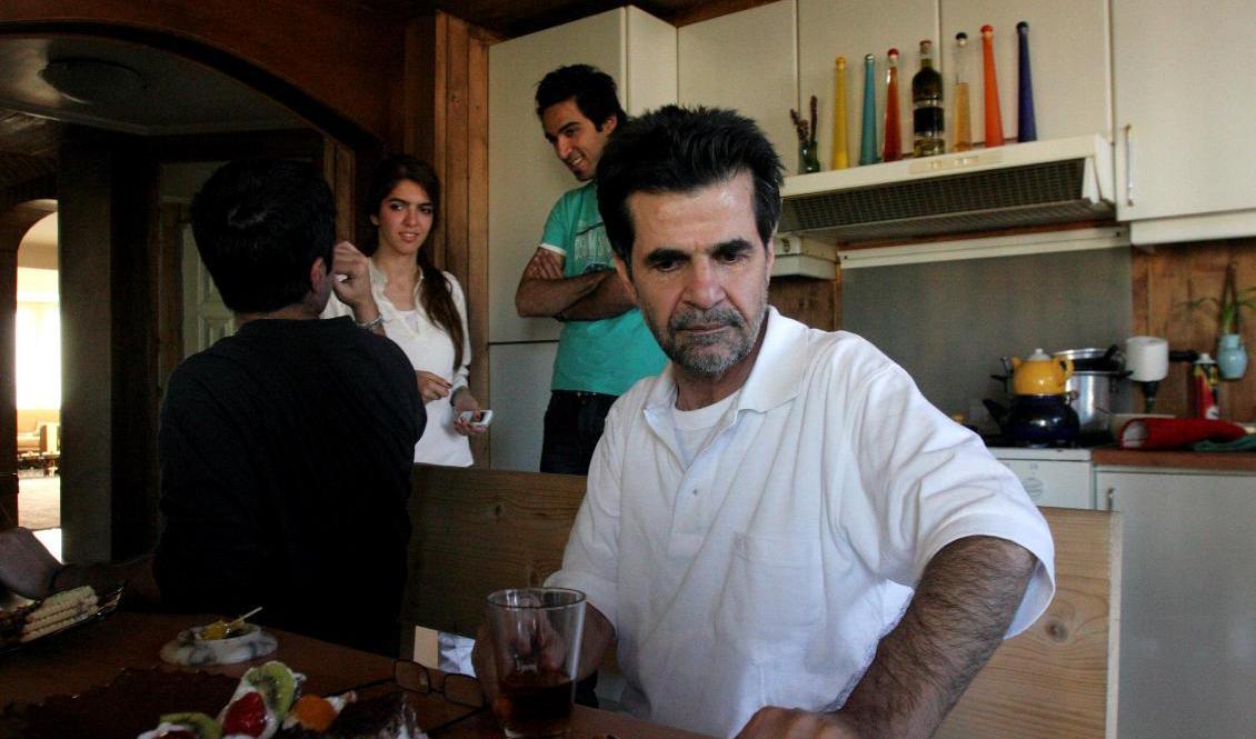Jafar Panahi efter att ha släppts från fängelset 2010. Foto: AP/TT