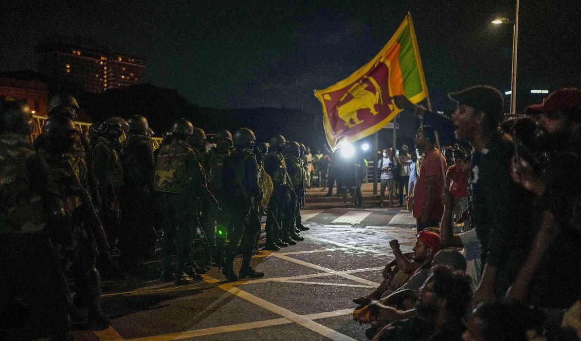 Militär och polis har rensat protestläger i huvudstaden Colombo och gripit demonstranter senaste veckan. Arkivbild. Foto: Rafiq Maqbool/AP/TT