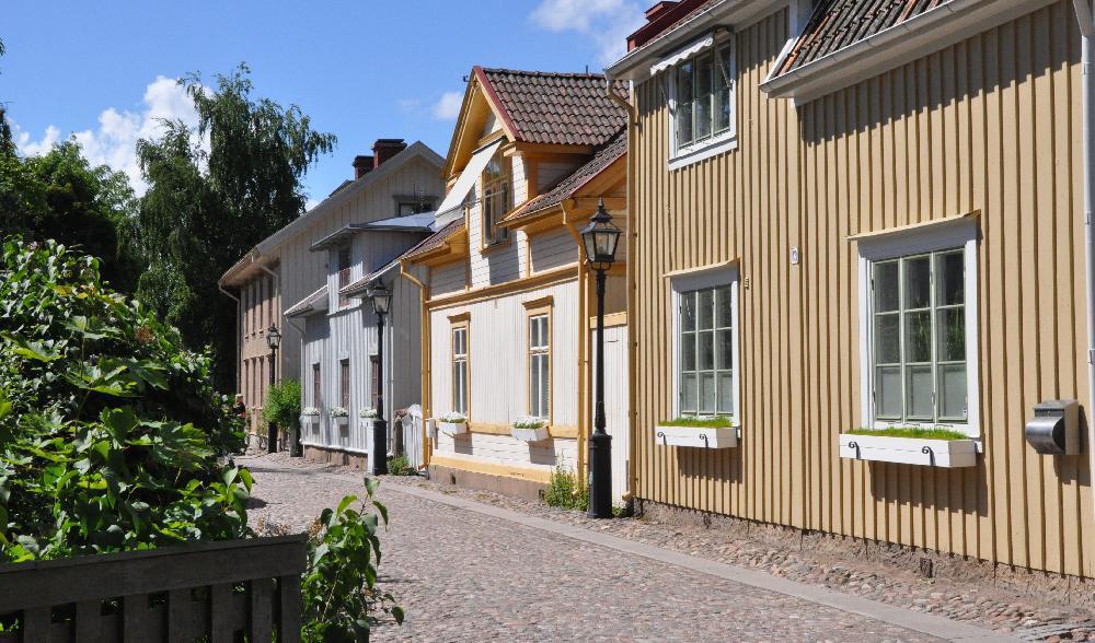 
I trästaden Hjo finns välbevarade trähus och kullerstensbelagda gator. Foto: Jenny Ljungkvist                                            
