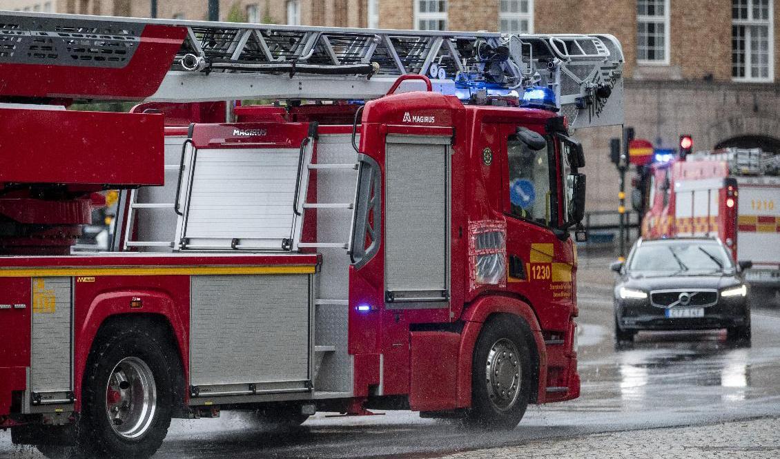 Tre personer har förts till sjukhus i samband med en lägenhetsbrand på Gärdet i Stockholm. Arkivbild. Foto: Christine Olsson/TT