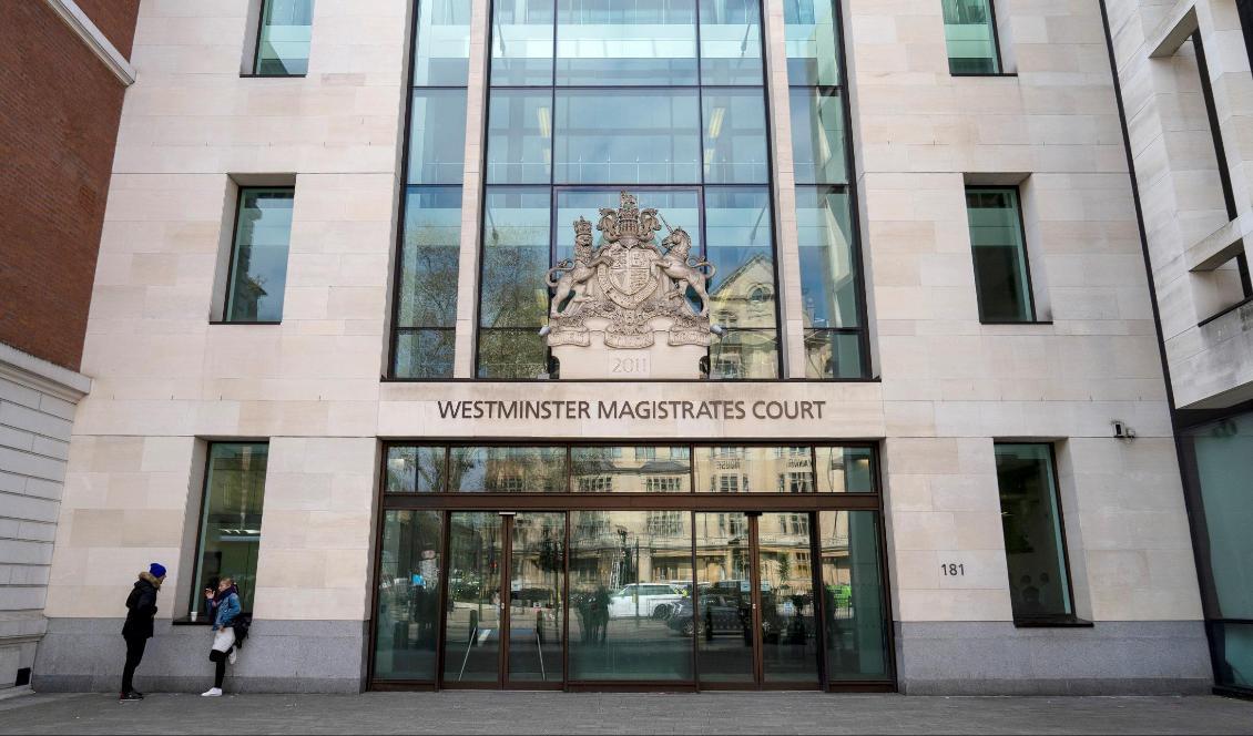 

På bilden syns domstolen Westminster Magistrates Court i London där den 38-årige Aine Leslie Davis kommer att åtalas för terroristbrott. Foto: Niklas Hallén/AFP via Getty Images                                                                                        