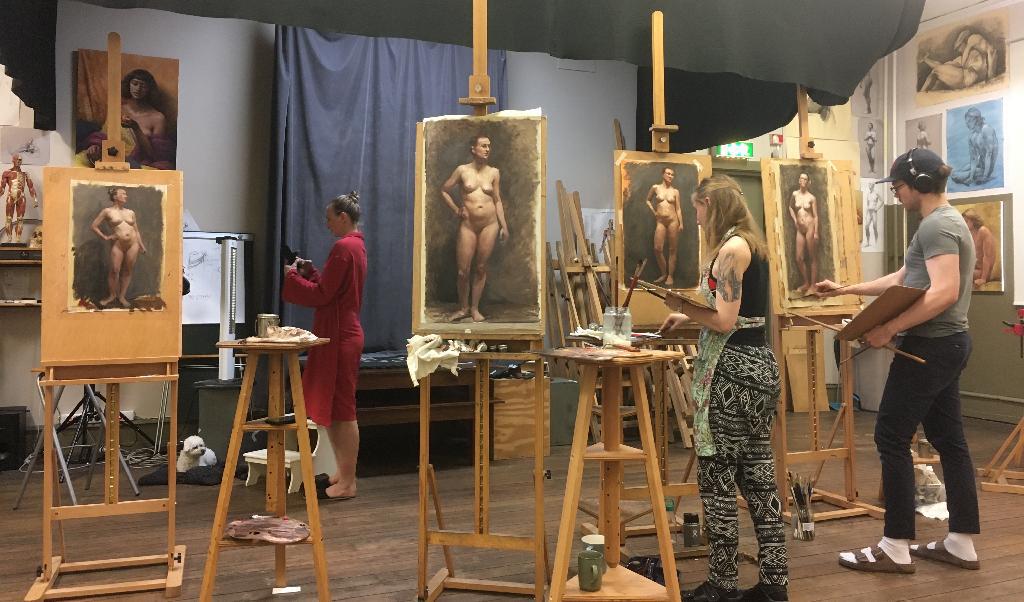 Studerande vid Swedish Academy of Realist Art i Simrishamn. Foto: Swedish Academy of Realist Art