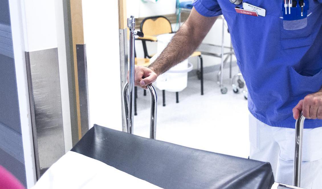 Läkare som blivit utbrända vill oftare sluta och är mindre engagerade i jobbet, enligt en studie. Arkivbild Foto: Isabell Höjman/TT