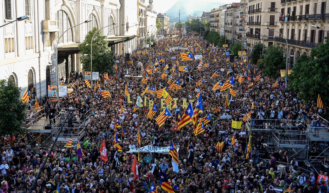 


Katalaner i Barcelona samlades den 11 september för att manifestera för självständighet. Foto: Josep Lago/AFP via Getty Images                                                                                                                                    