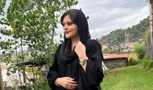 22-åriga Masha Amini. Foto: Skärmdump/Twitter