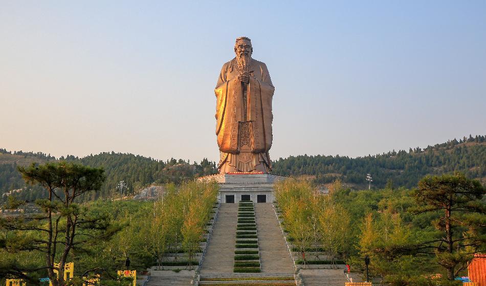 


Konfucius var en stor lärare i Kinas historia som levde under Vår- och höstperioden, ungefär samtidigt som buddhismens grundare Shakyamuni, daoismens anfader Lao Zi, samt antikens Sokrates. Foto: Shutterstock                                                                                                                                    