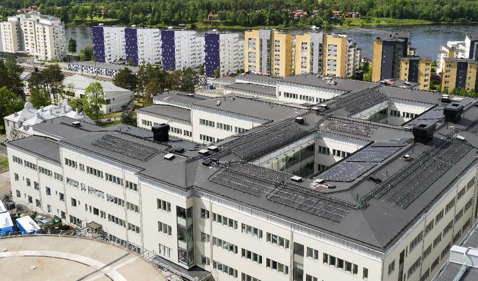 Den nya byggnaden vid Norrlands universitetssjukhus i Umeå, där barn-och ungdomspsykiatrin flyttar in tillsammans med vuxenpsykiatrin. Foto: Klas Sjöberg