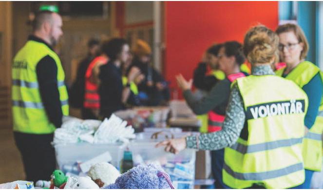 Ukrainska flyktingar anländer till Nynäshamns hamn. Foto: Jonathan Nackstrand/AFP via Getty Images