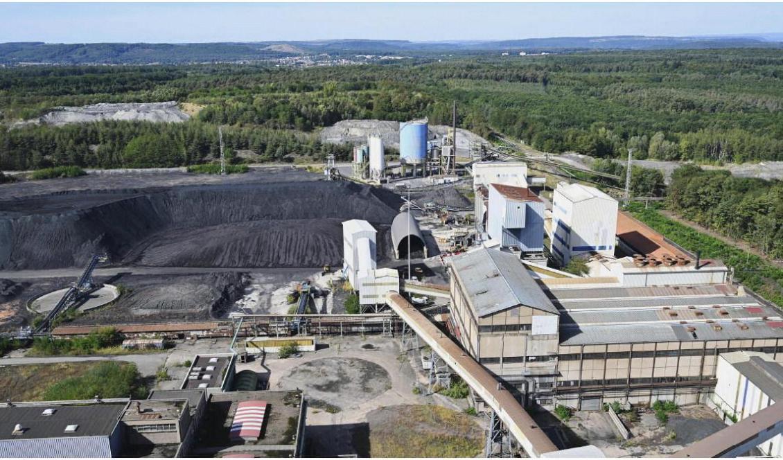 

Bilden visar värmekraftverket Emile-Huchet i östra Frankrike som stängdes ned i mars, men som nu återstartas med anledning av energikrisen. Foto: Frederick Florin/AFP via Getty Images                                                                                        