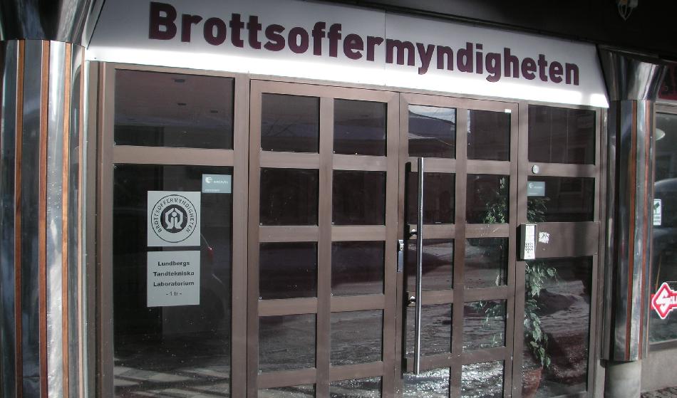 Brottsoffermyndigheten anser att brottsutsatta fortsättningsvis bör få dubbelt så höga ersättningar för kränkning som tidigare. Foto: Brpttspffer,umdogjetem: Xanor/Wikimedia Commons