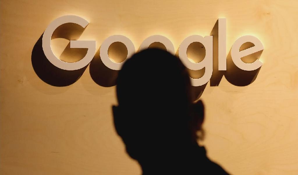 

En Google-logotyp vid en festival i Berlin, 2022. Googles ansvar för att på begäran ta bort data ur sina sökresultat har prövats i EU-domstolen.
Foto: Sean Gallup/Getty Images                                                                                        