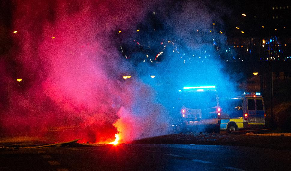 Larmen om uppsägningar inom polisen kommer med jämna mellanrum. Samtidigt behövs fler poliser än någonsin tidigare. Foto: Shutterstock