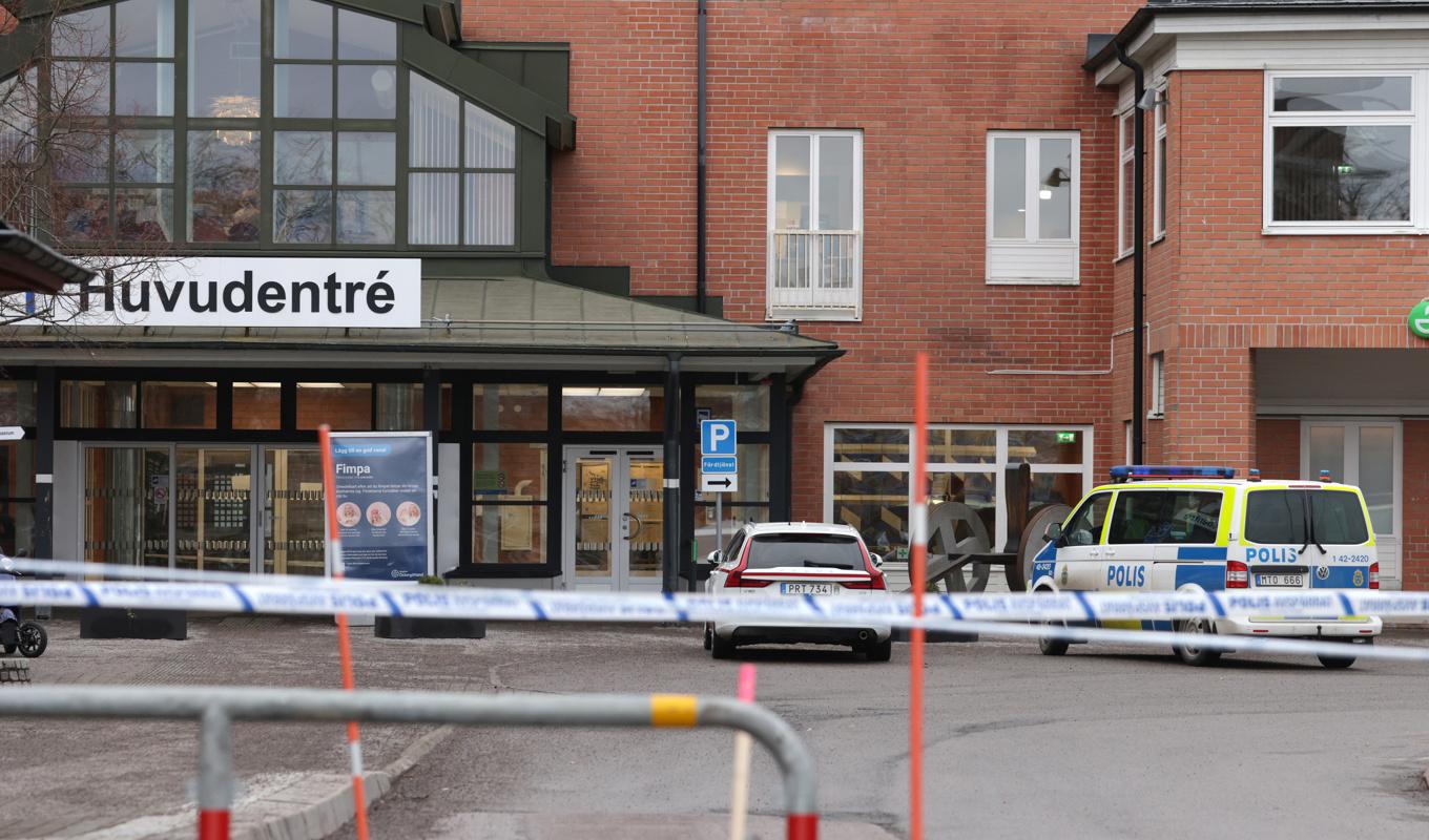 Polispatruller vid Vrinnevisjukhuset i Norrköping. Foto: Magnus Andersson/TT