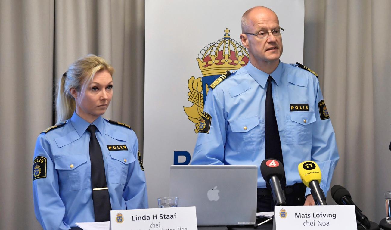 Linda Staaf, tidigare underrättelsechef på Nationella operativa avdelningen (Noa), och Mats Löfving, tidigare chef för Noa och regionpolischef i Stockholm, under en pressträff 2019. Foto: Janerik Henriksson/TT