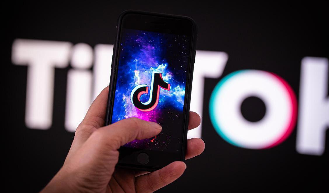 En rad länder har förbjudit statligt anställda att använda den kinesiska videoappen Tiktok. Foto: Sofia Drevemo