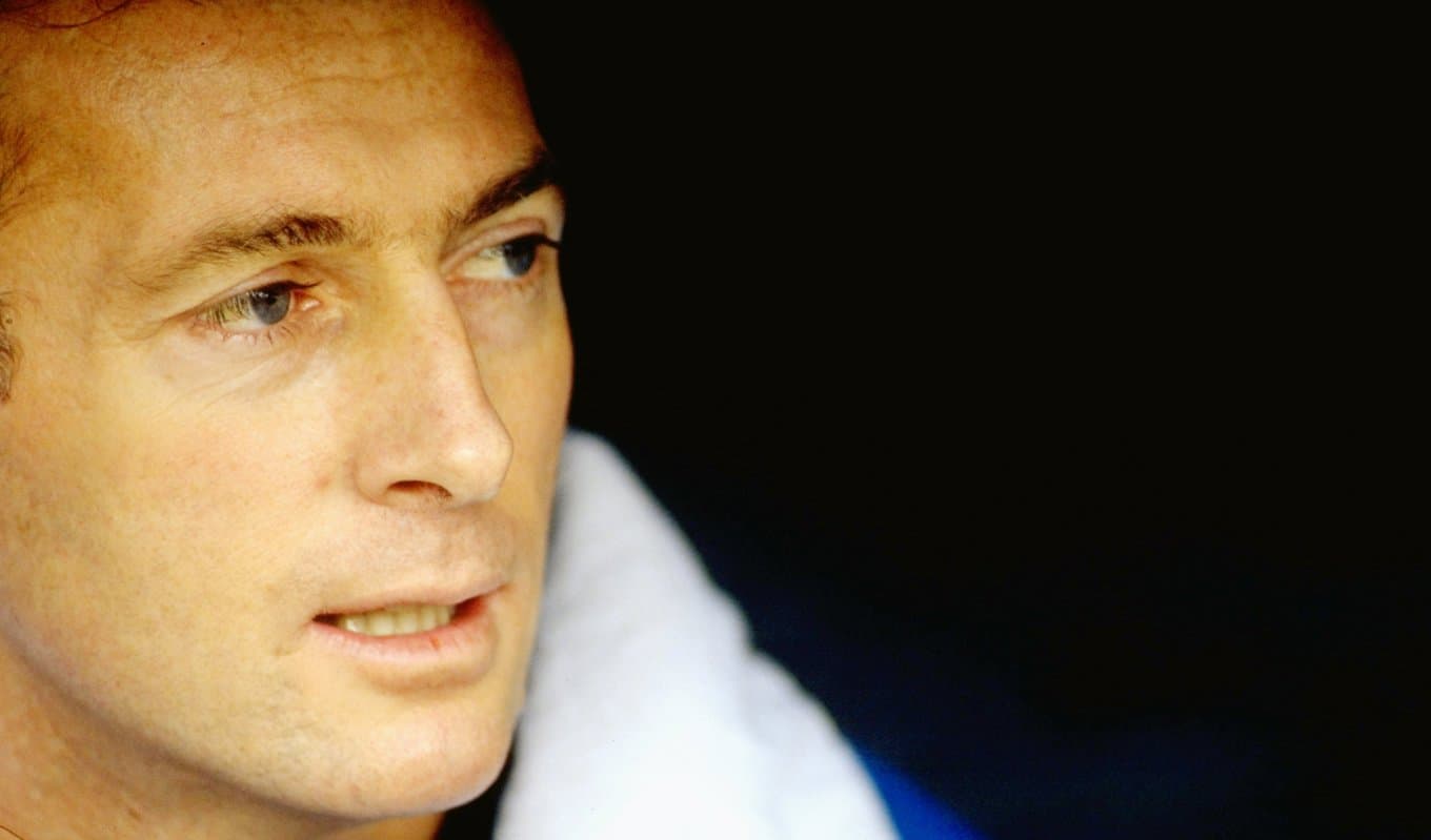 Efter spelarkarriären tränade Trevor Francis ett antal engelska storklubbar fram till år 2003. På bilden är han tränare för Sheffield Wednesday under en FA-cupmatch 1991. En av spelarna i laget var Chris Bart-Williams, som av en olycklig slump gick bort samma dag som Francis, den 24 juli. Foto: Allsport UK/ Allsport