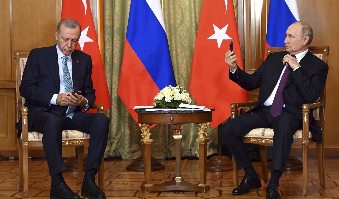 Presidenterna Recep Tayyip Erdogan och Vladimir Putin under ett möte i ryska Sotji i fjol. Arkivbild. Foto: Sergei Guneyev/AP/TT
