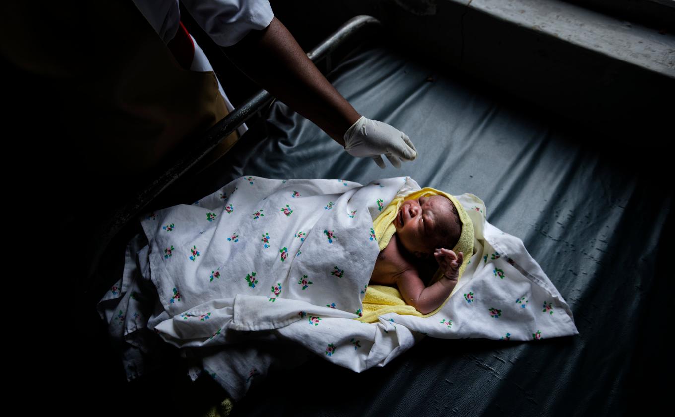 Barnmorskors insatser och utökade ansvar räddar många barns liv, konstaterar FN. Arkivbild. Foto: Ben Curtis/AP/TT