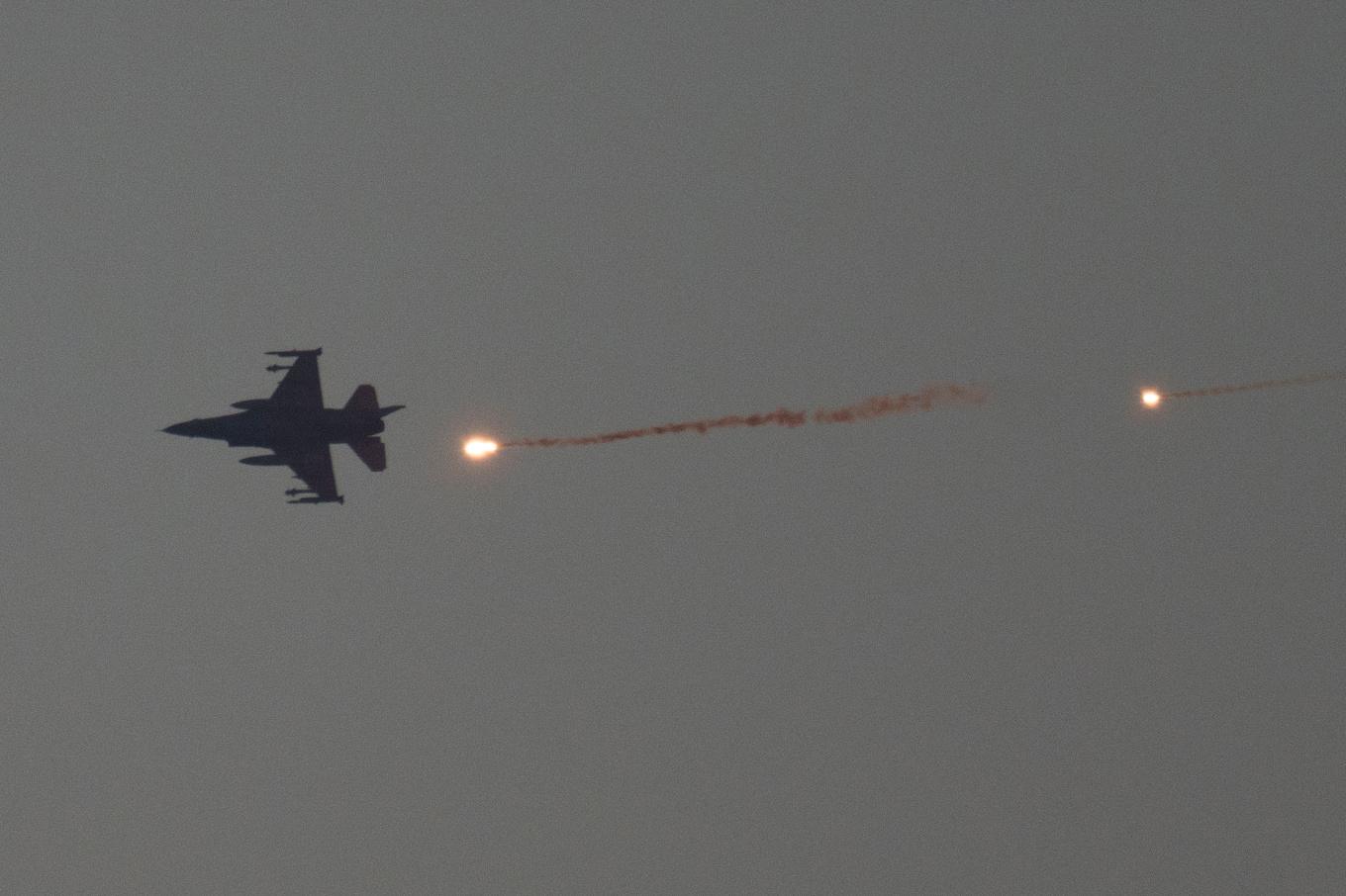 Israeliskt stridsflyg uppges ha attackerat mål i Damaskus. Arkivbild. Foto: Leo Correa/AP/TT