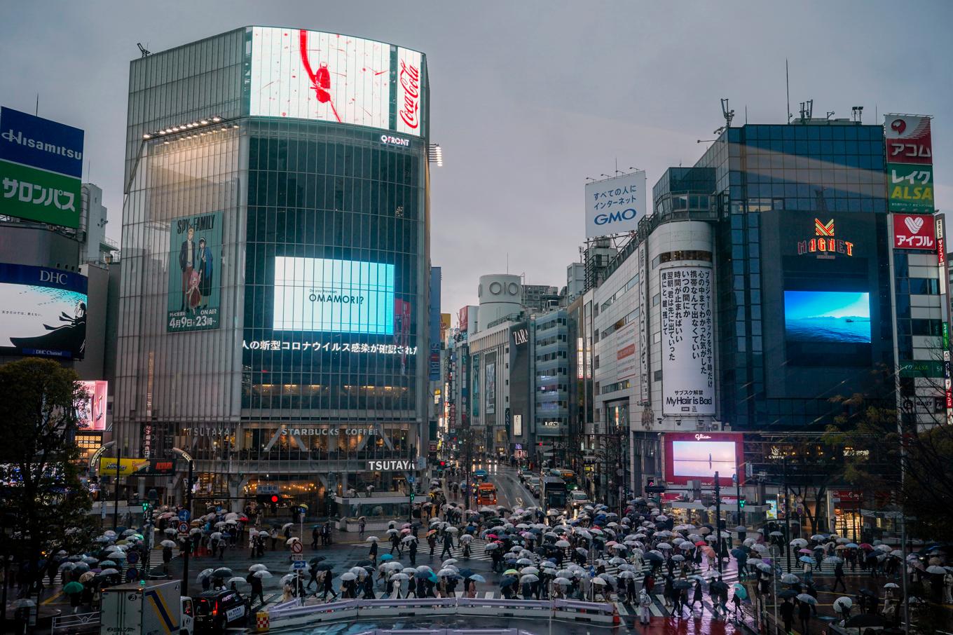 Tokyobörsen handlades nedåt i den inledande fredagshandeln. Arkivbild. Foto: Kiichiro Sato/AP/TT