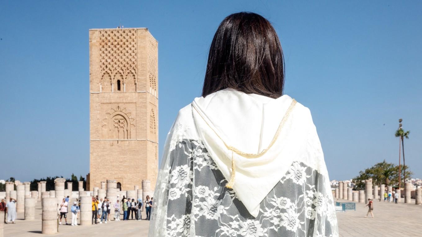 Mohamed V:s mausoleum i Rabat, Marocko. Den marockanske författaren Dris Ghali ser med starkt kritisk blick på sitt hemland. Foto: Kaghat/Belga Mag/AFP via Getty Images