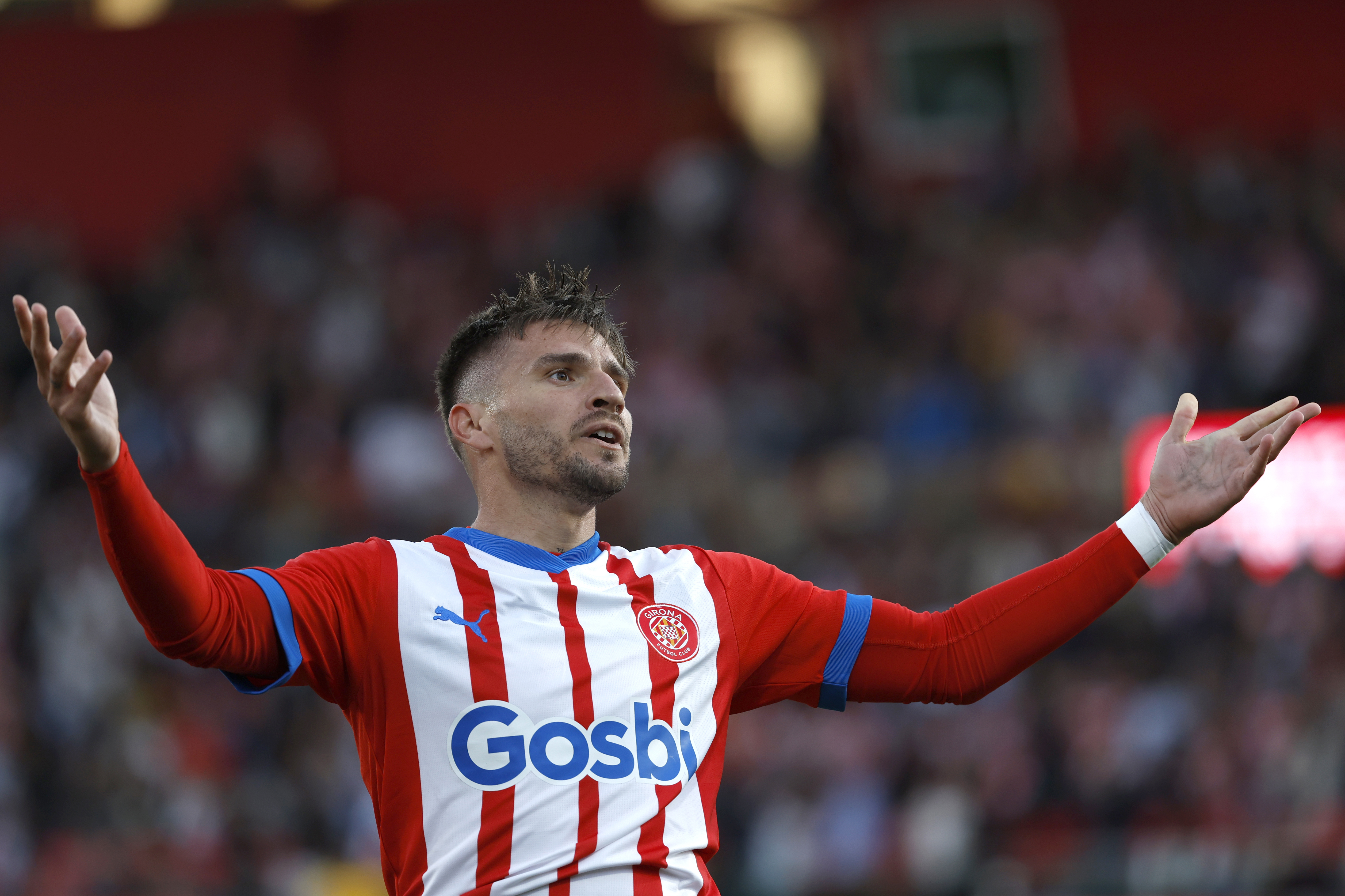 Den spanska fotbollsklubben Girona kan missa spel i Champions League. Arkivbild. Foto: Joan Monfort/AP/TT