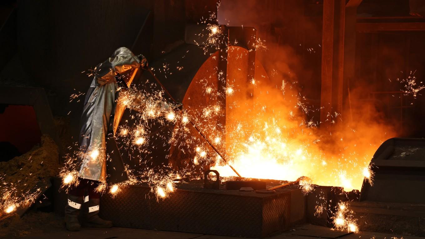 Nya sätt att producera stål planeras runt om i världen. Hur kommer det sig att svenska företag bedömer marknaden så annorlunda mot Europas största stålbolag? Foto: Sean Gallup/Getty Images
