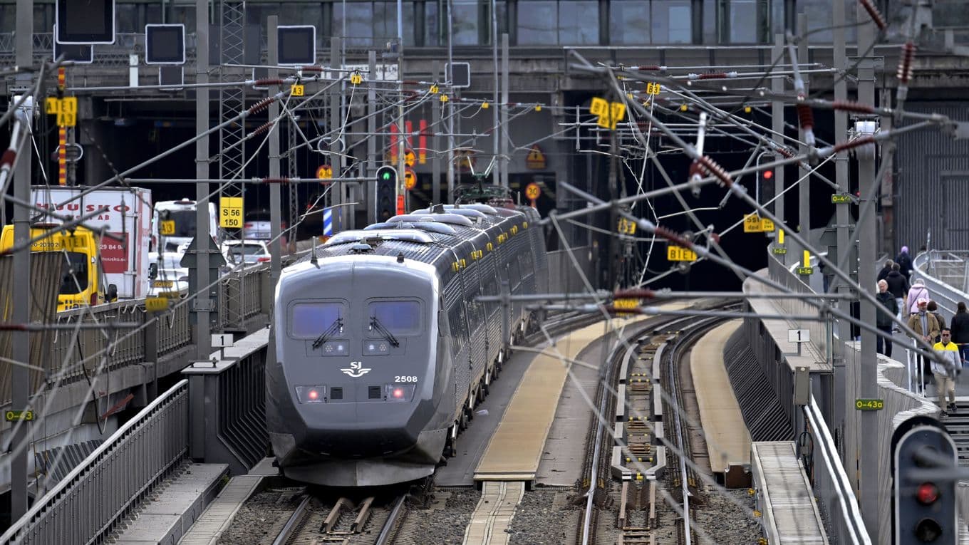 Järnvägen och dess kommunikationssystem är ett attraktivt mål för fienden.Stockholms central. Arkivbild. Foto: Janerik Henriksson/TT