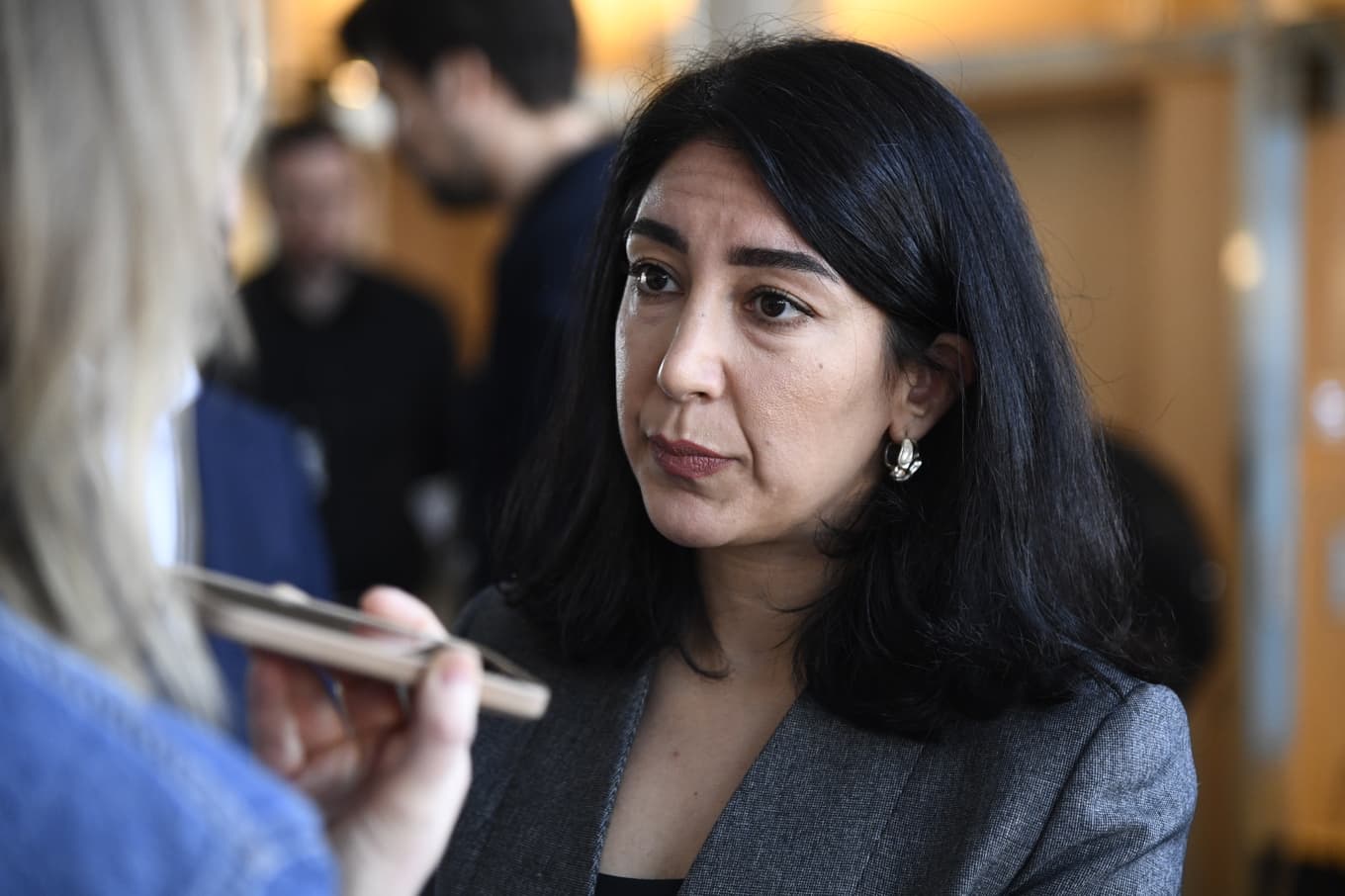 Lawen Redar (S) berättar om Socialdemokraterna nya förslag om språkkrav i välfärden. Arkivbild. Foto: Lars Schröder/TT