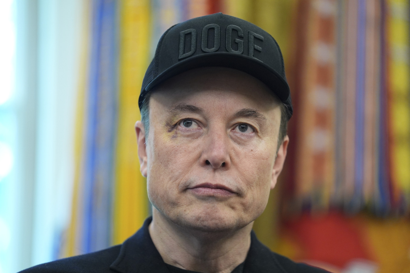 Elon Musk tar upp tävlan med Wikipedia. Foto: Evan Vucci/AP/TT