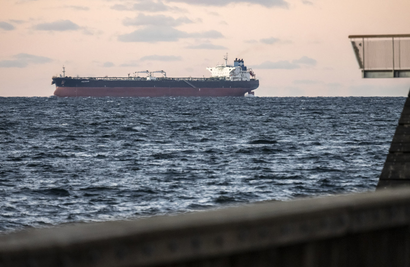 Bakgrunden till terrorklassningen är att Malmöbon enligt USA smugglat olja från Iran och gett finansiellt stöd till terrorgrupper som står Iran nära, Hizbollah i Libanon och Huthirebellerna i Jemen. Arkivbild på oljetanker som inte har koppling till artikeln. Foto: Johan Nilsson / TT