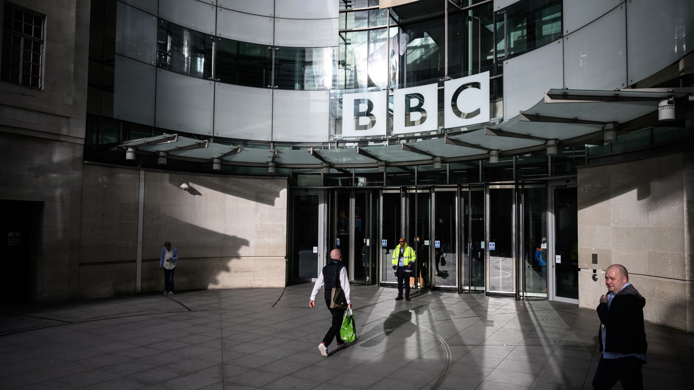 BCC har de senaste veckorna hamnat i blåsväder efter en uppmärksammad redigering av Trumps tal den 6 januari 2021. Foto: Leon Neal/Getty Images