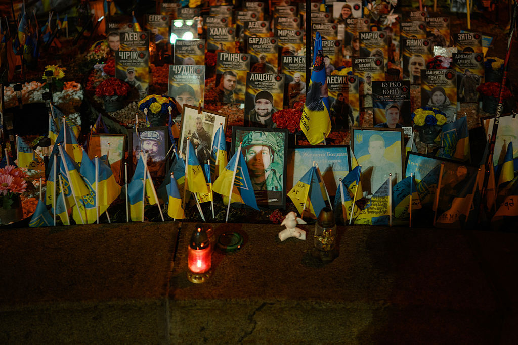 Minnesplats för stupade ukrainska och utländska soldater i Kiev. Foto: Elise Blanchard/Getty Images