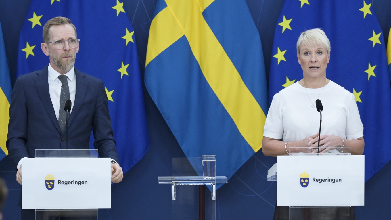 Regeringen inför 2026 ett nytt språkkrav i äldrevården. All personal ska nå nivå B2 i svenska för att stärka trygghet, säkerhet och kvalitet i omsorgen. Foto: Roger Sahlström.