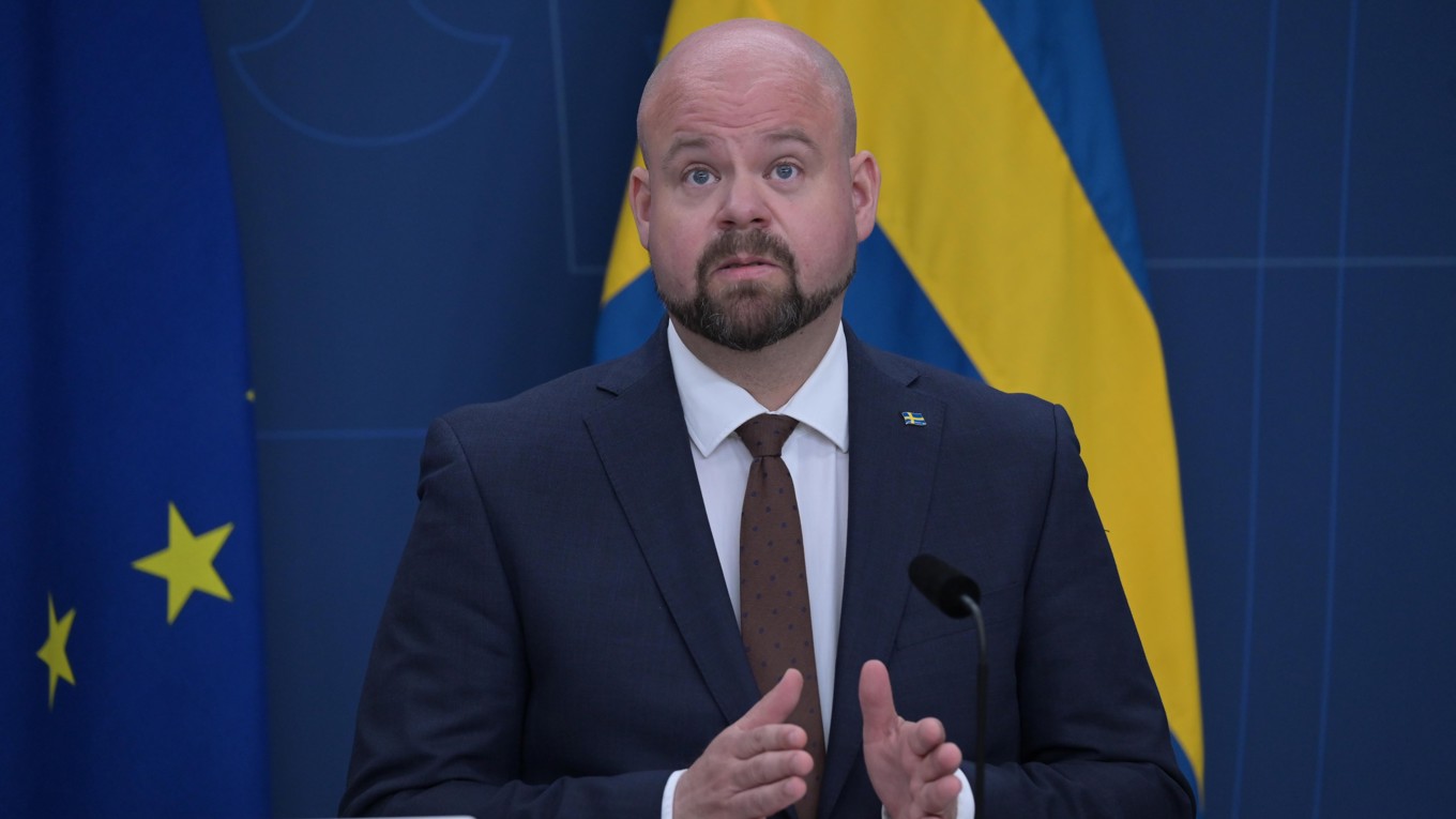 Landsbygdsminister Peter Kullgren (KD). Regeringen avsätter över en miljard kronor till myndigheter som ska stärka försörjningsförmågan inom beredskapssektorn. Foto: Roger Sahlström