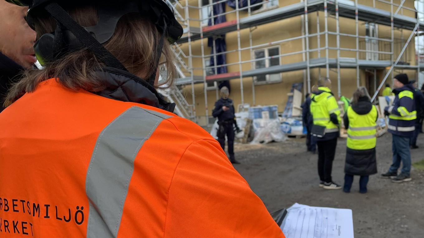 I samband med kontroller i Hallan greps flera personer, varav ägaren till en massagesalong, som är misstänkt för koppleri och människoexploatering. Foto: Arbetsmiljöverket