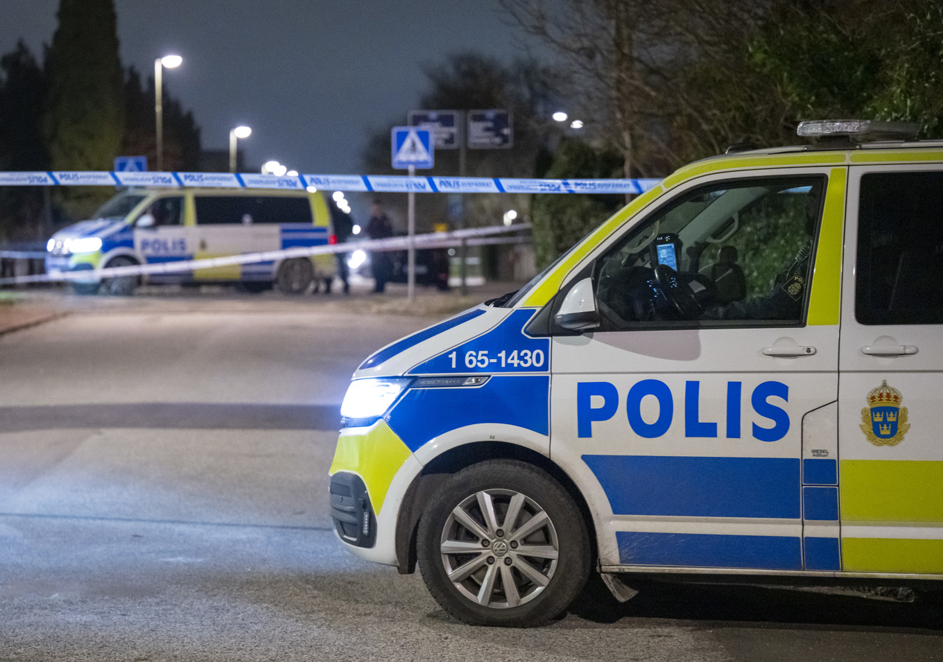 En polisinsats pågår i Malmö under fredagskvällen. Foto: Johan Nilsson/TT