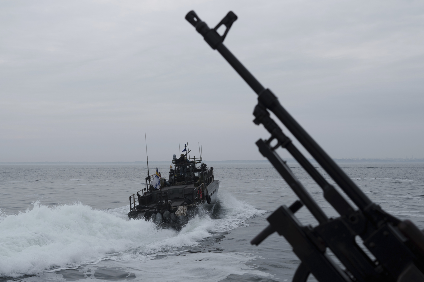 Ett ukrainskt militärfartyg på patrull i Svarta havet. Arkivbild. Foto: Evgeniy Maloletka/AP/TT