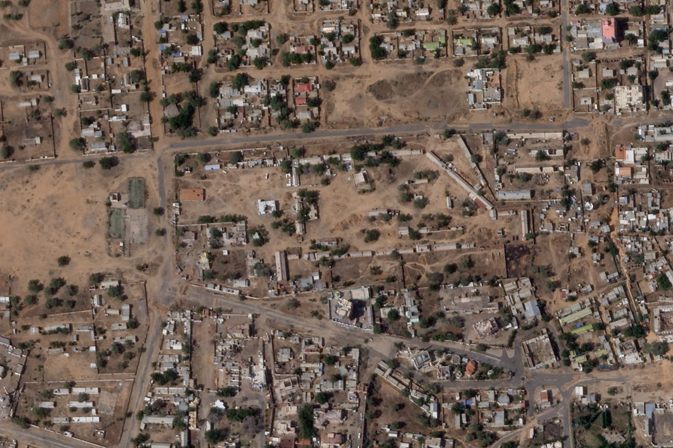 En satellitbild av staden al-Fashir i Sudan, som i slutet av oktober intogs av paramilitära RSF i en blodig offensiv. Foto: Planet Labs PBC via AP/TT