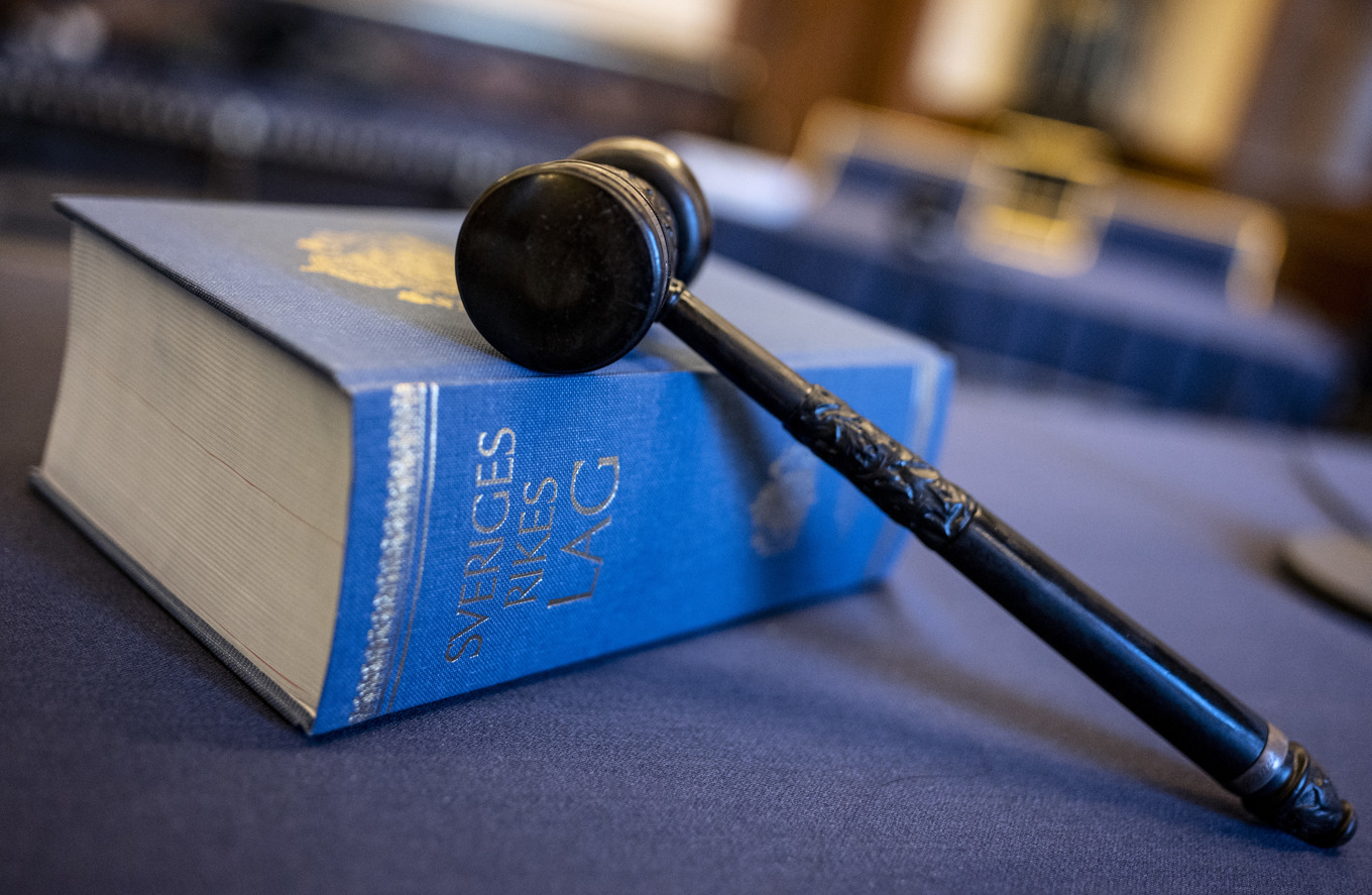 En man och en kvinna döms för bland annat grovt vapenbrott. Arkivbild. Foto: Johan Nilsson/TT