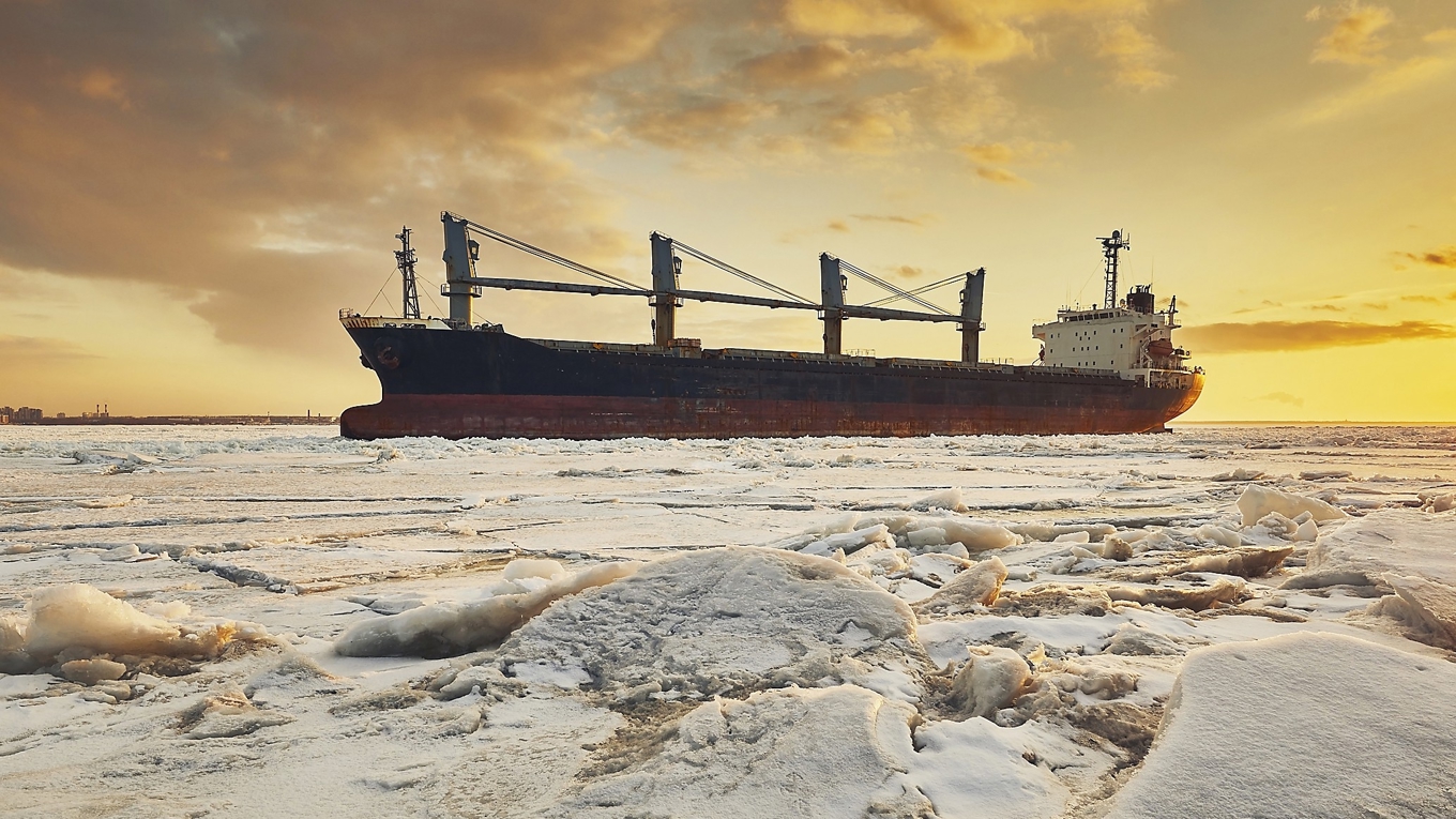 Att frakta miljoner ton järnmalm över istäckt hav är inte helt enkelt. Foto: Shutterstock