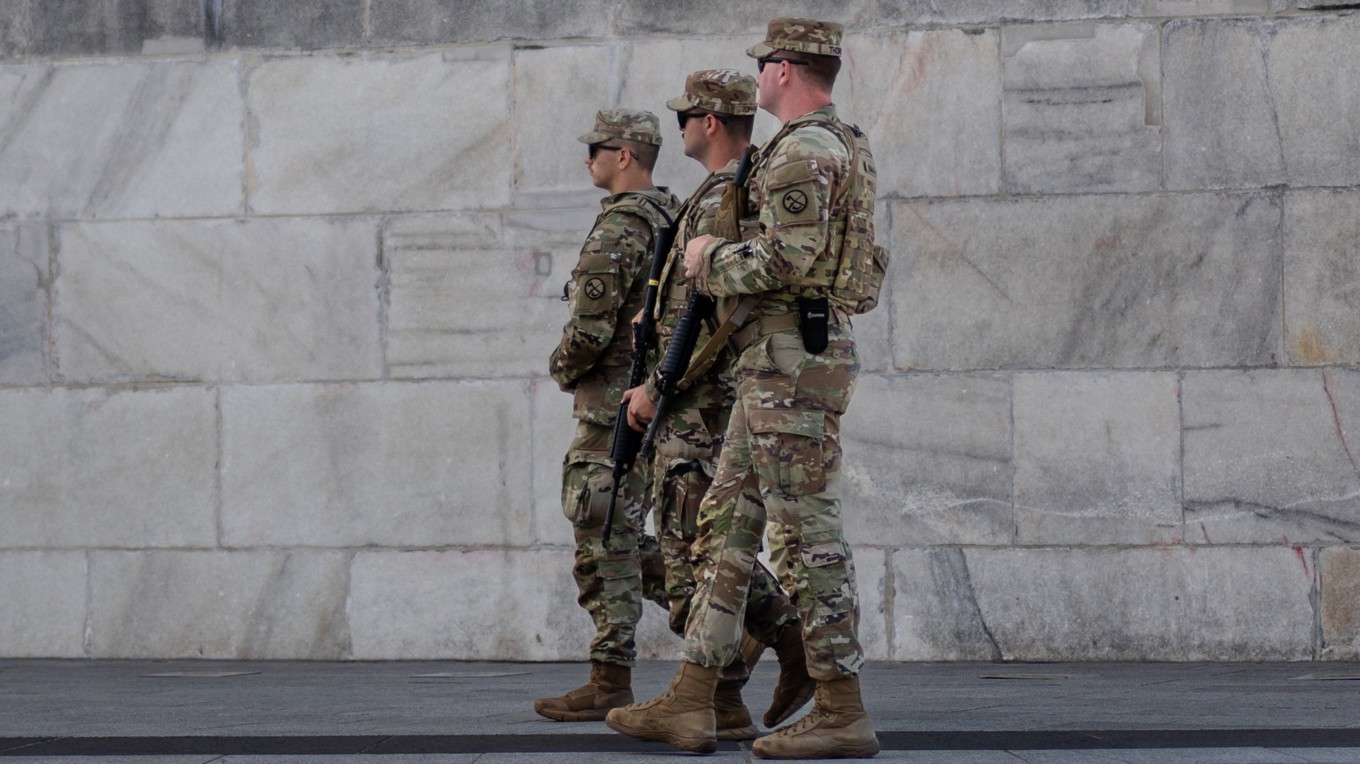 Nationalgardister patrullerar i Washington DC. Foto: Madalina Kilroy