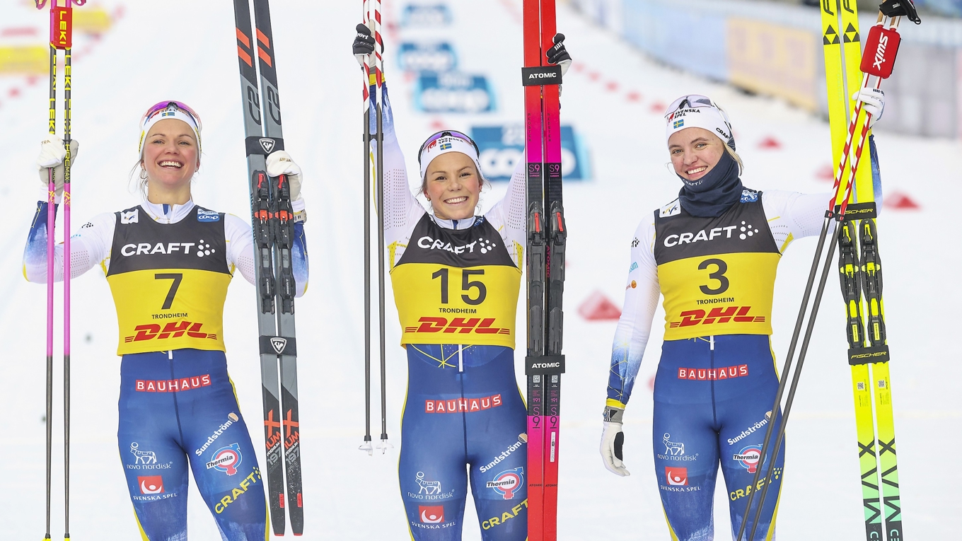 Ett styrkebesked. Linn Svahn, längst till höger, lyckades komma trea i världscupen i sprinten i Trondheim, trots att hon föll under loppet. Foto: Geir Olsen/NTB/TT