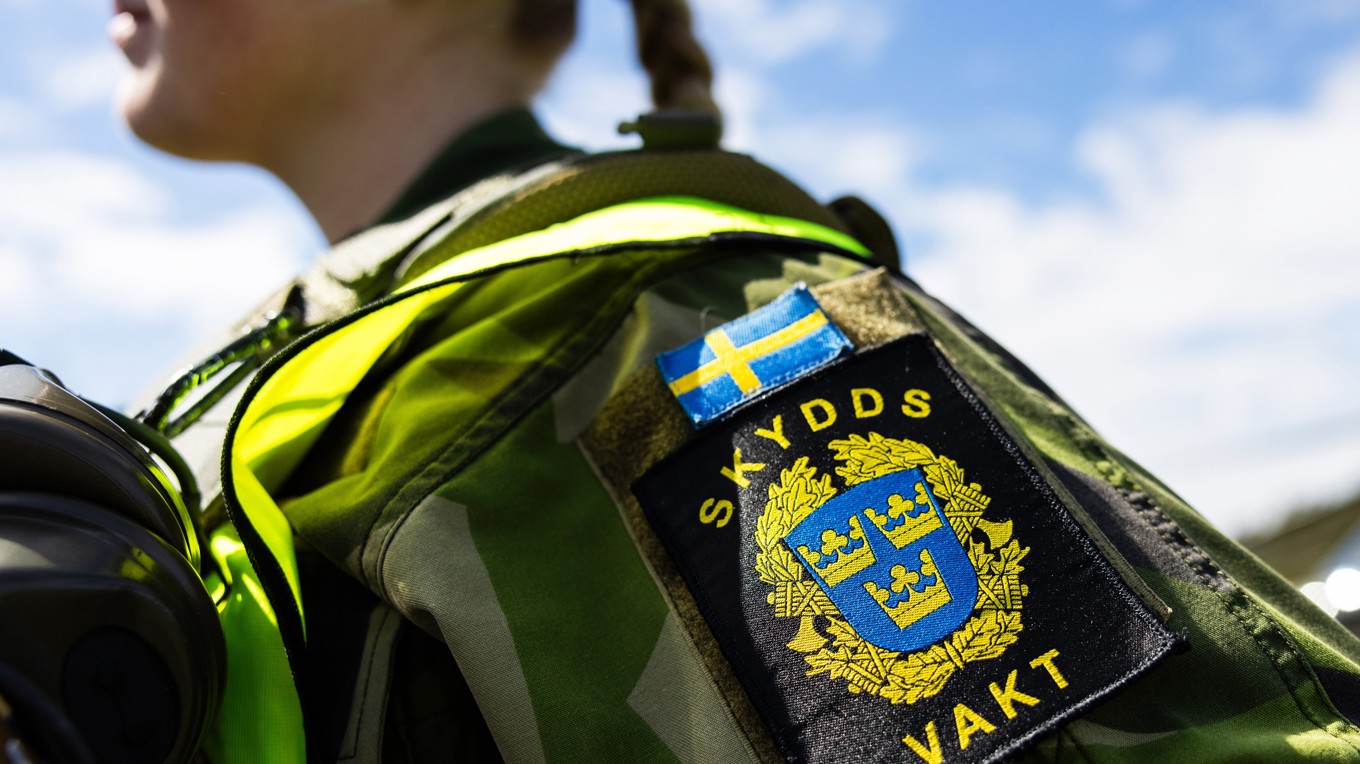 Unga kvinnor är mer negativt inställda till att göra värnplikten än män. Foto: Jeppe Gustafsson/Shutterstock