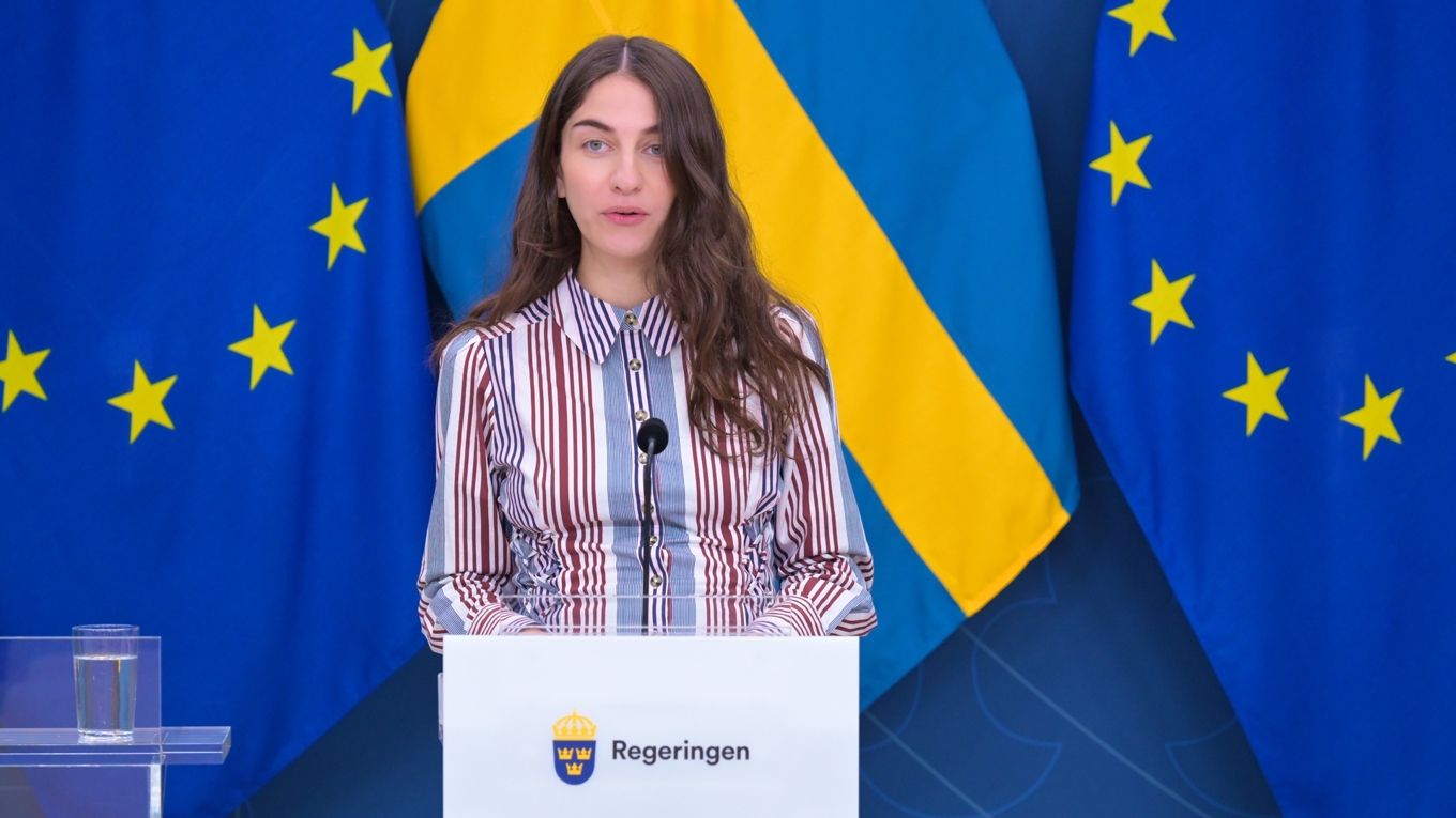 Klimat- och miljöminister Romina Pourmokhtari (L) presenterar regeringens reform för en cirkulär ekonomi. Foto: Roger Sahlström.