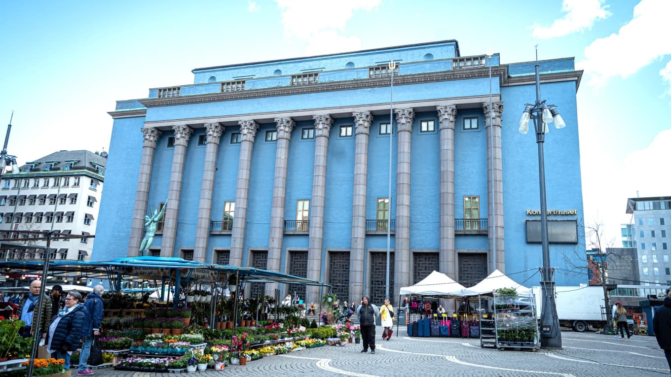 Konserthuset vid Hötorget med sin ikoniska blå färg. Foto: Sofia Drevemo